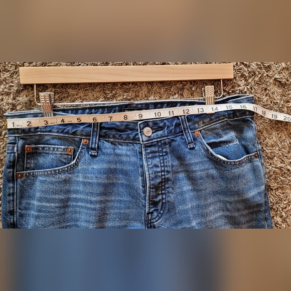 Abrocombie and Fitch Jeans - Picture 4 of 7